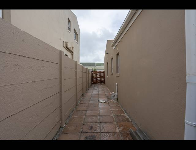3 BEDROOM FREESTANDING TO LET IN MUIZENBERG